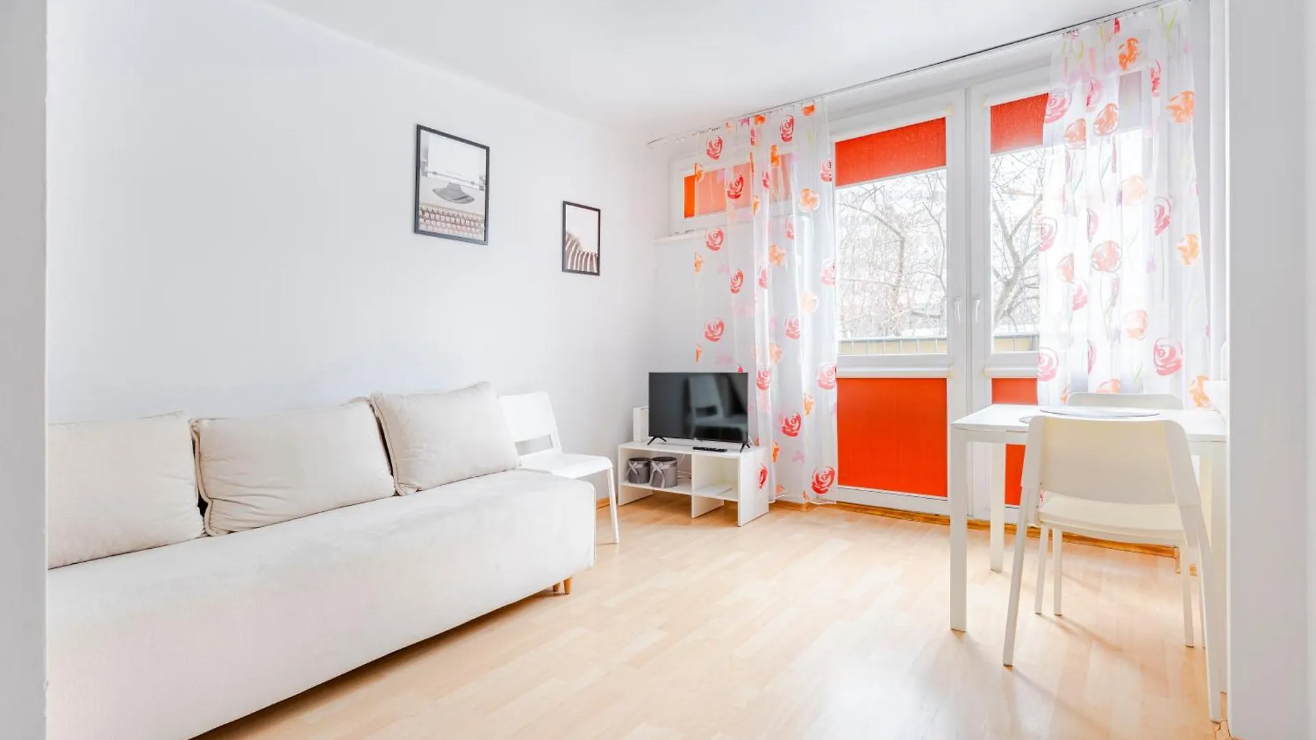Grzybowska Str Apt City Center contacts
